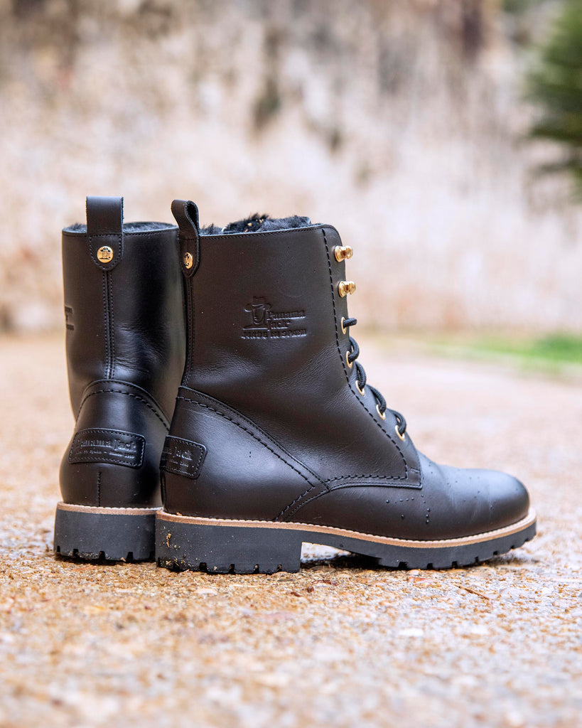 Fara Trav botas de piel con forro interior de pelo. negro