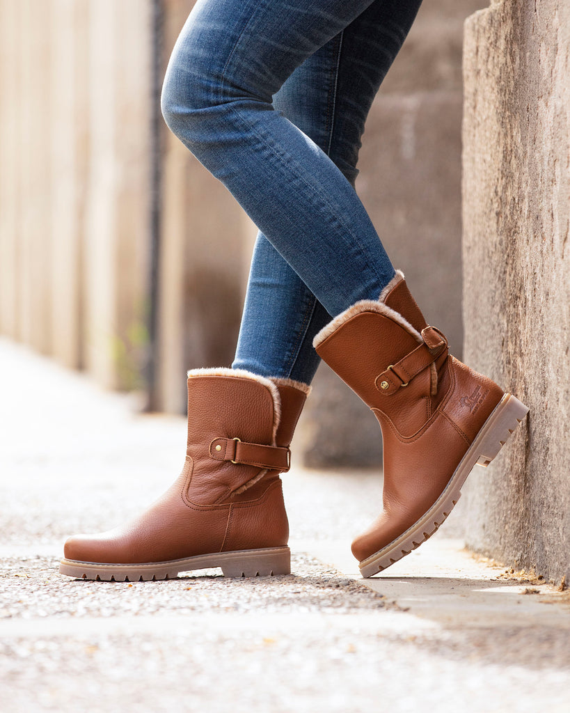 Felia botas de piel con forro interior de pelo. cuero