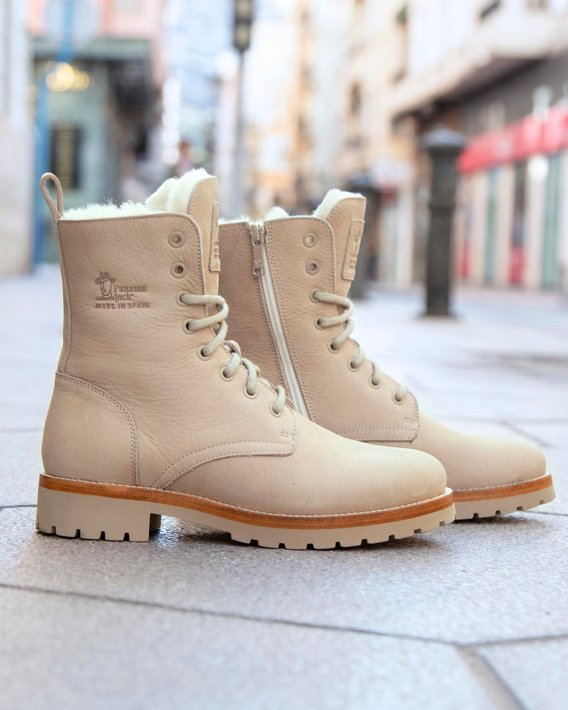 Frisia botas de piel con forro interior de pelo. crudo