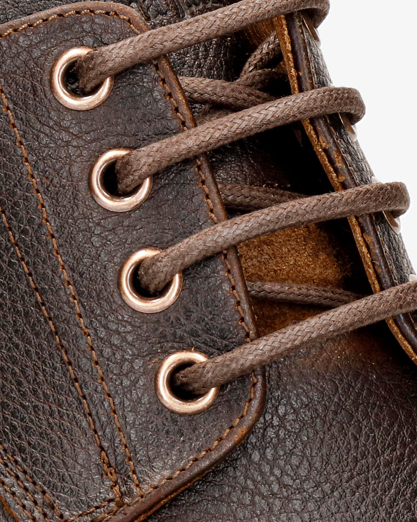 Gante zapatos de piel con forro interior de piel. castaño