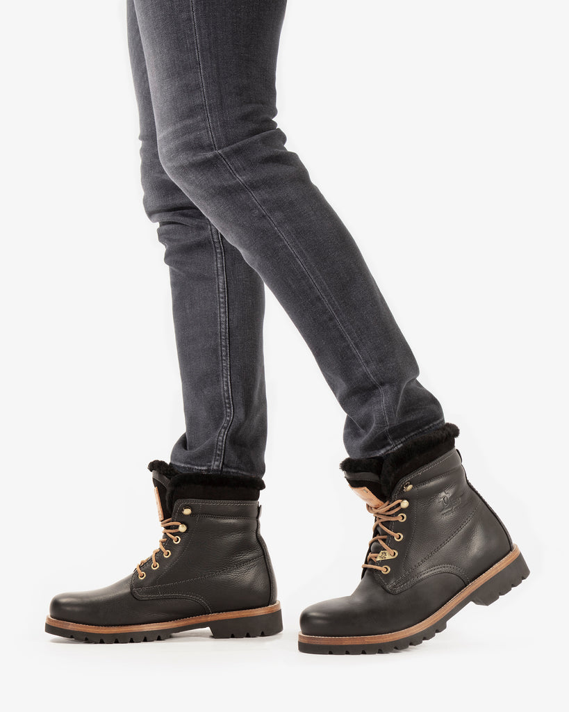 P03 Aviator Igloo botas de piel con forro interior de pelo natural. negro