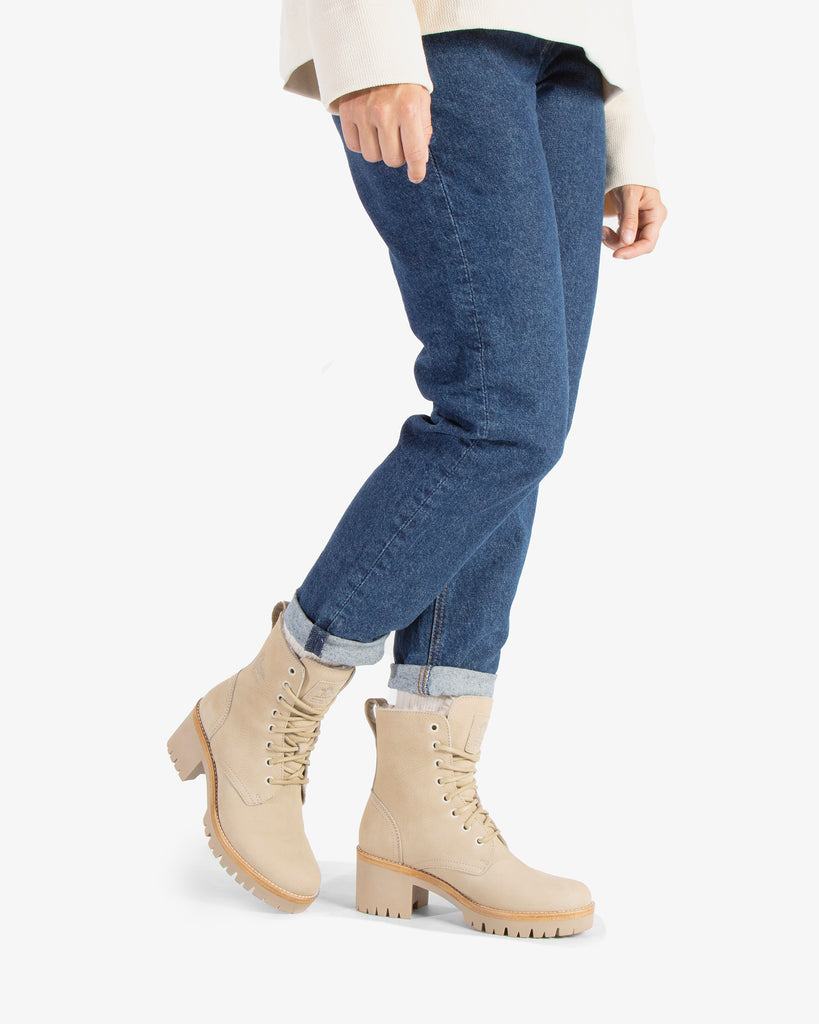 Padma botas de piel con forro interior de pelo. crudo