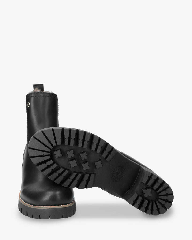 Pia Trav botines de piel con forro interior de pelo. negro