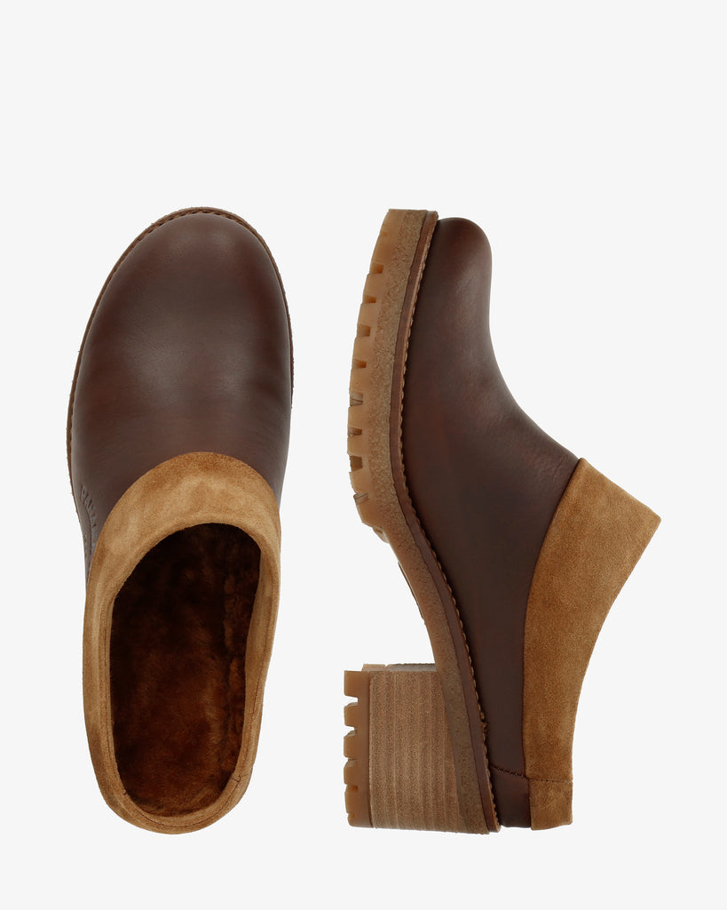 Priana Igloo zueco de piel con forro interior de pelo natural. cuero